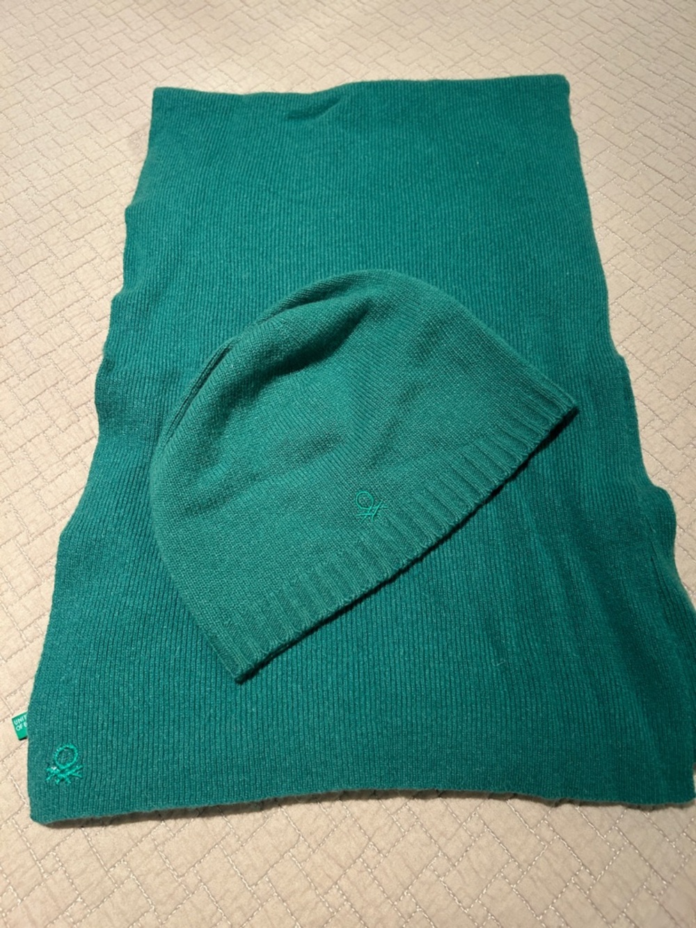 United colors of Benetton Green Knit Beanie and Scarf Set